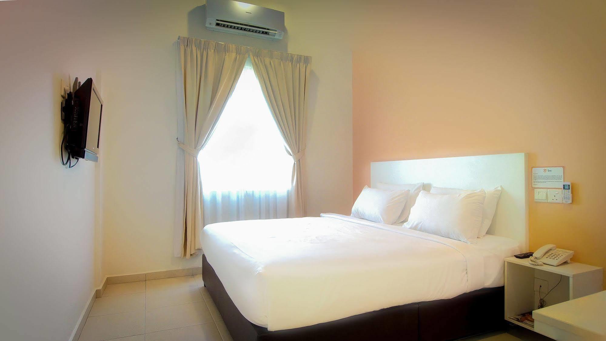 G Inn George Town  Kültér fotó